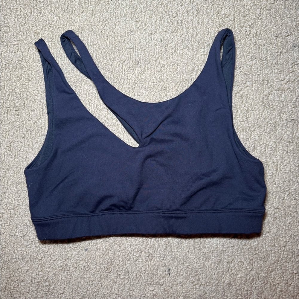 Alo Peak Bra | M | Black Sports Bra